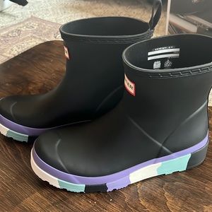 NEW WITHOUT TAGS Hunter Ladies size 7 Playboots Navy